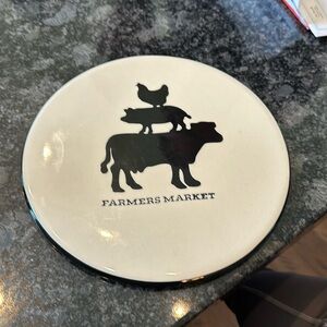 Farmers market, ceramic trivet and perfect condition